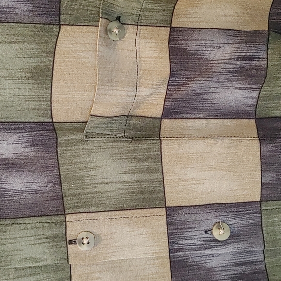 Men's Casual Button Down Shirt - Picture 3 of 7